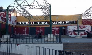 Restauración de pintura en teatro corai del río