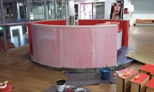 Restaurar pintura de stand locales comerciales